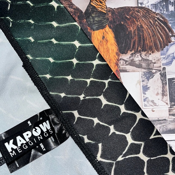 🦵🏻🦁• 💥 Kapow x MEGGINGS x Alpha Vibes 💥• 🦁🦵🏻 - Picture 3 of 11